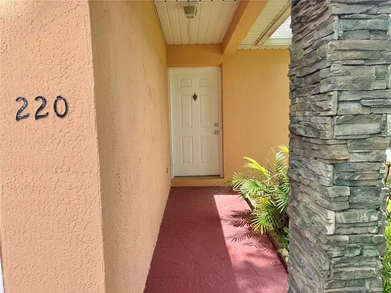 220 Canterbury Ct, FL