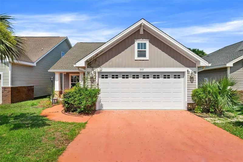 243 Woodlawn Ct, FL