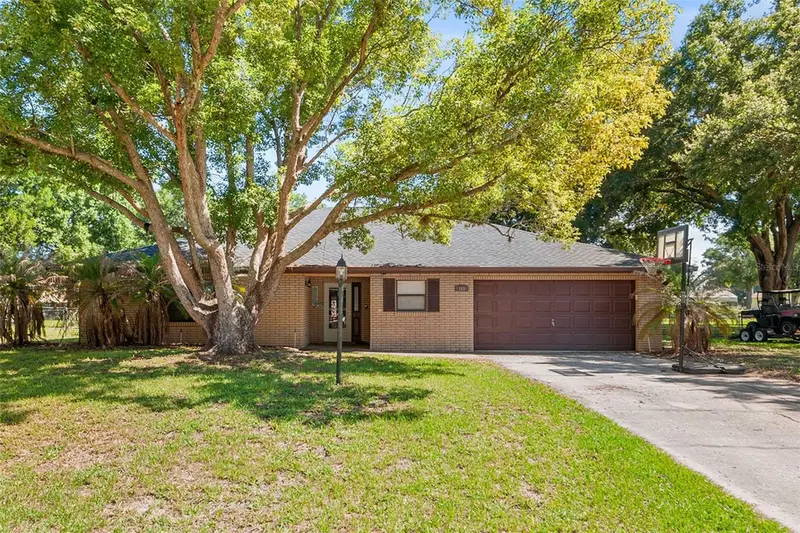 905 Van Dr, FL