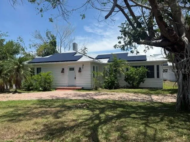 617 Siesta Dr, FL