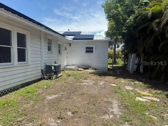 617 Siesta Dr, FL