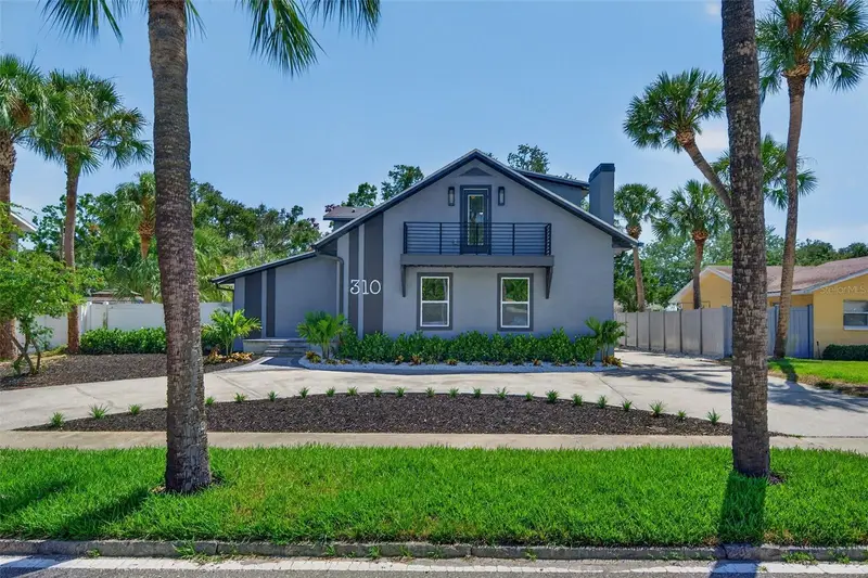 310 Park St N, FL