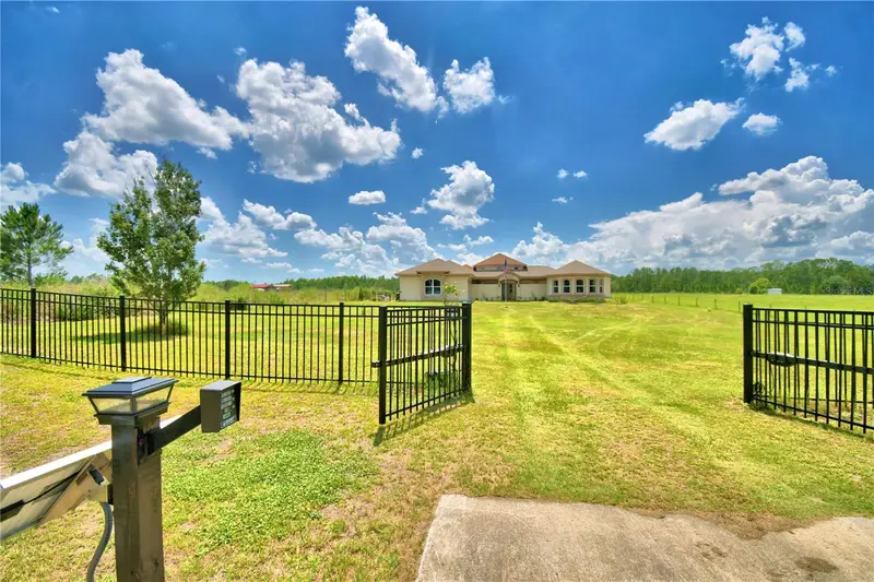 13023 Sweet Hill Rd, FL