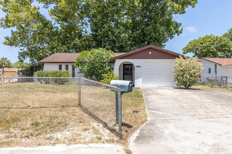9031 Crabtree Ln, FL