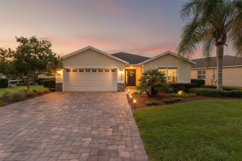5075 Neptune Cir, FL