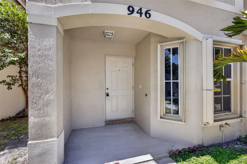 946 Summit Lake Dr, FL