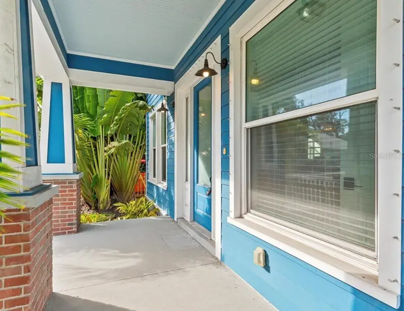 214 E Floribraska Ave, FL