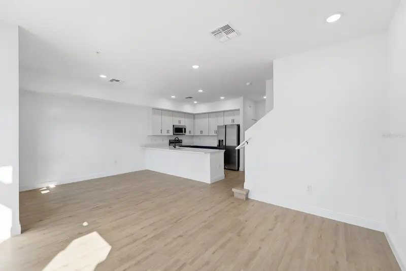 135 Tessie Ln, FL