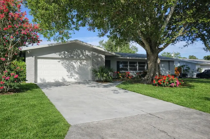 1329 Fairfield Dr, FL