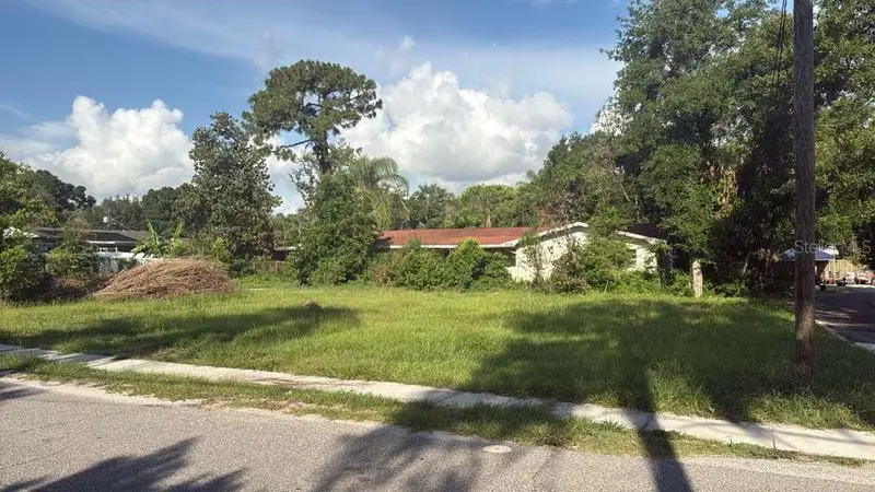 12706 N 53rd St, FL
