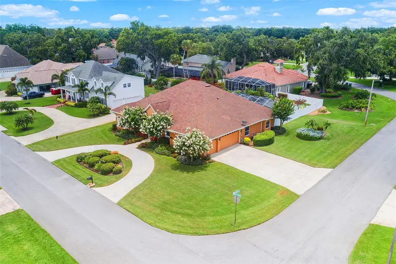 328 Hamilton Shores Dr Ne, FL