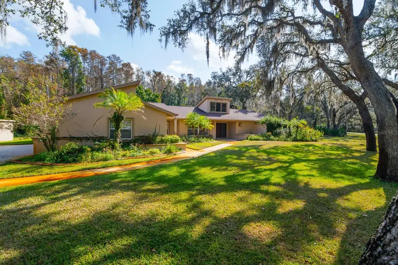 10206 Lakeview Dr, FL