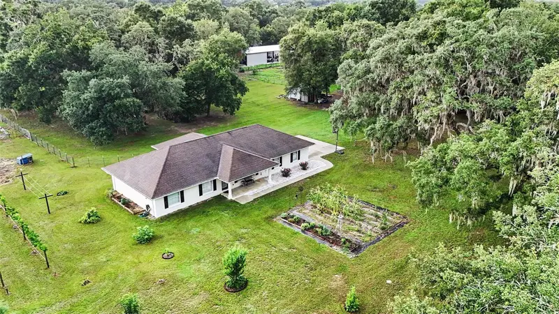 7697 W C 476, FL