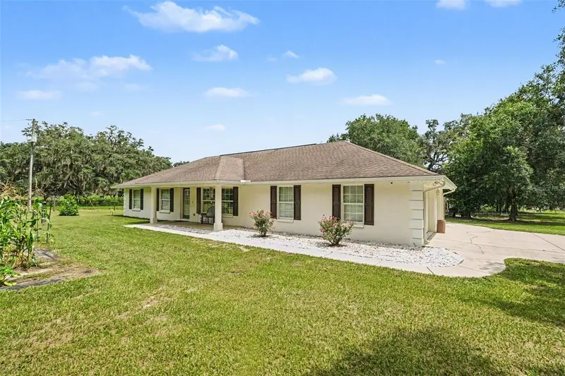 7697 W C 476, FL