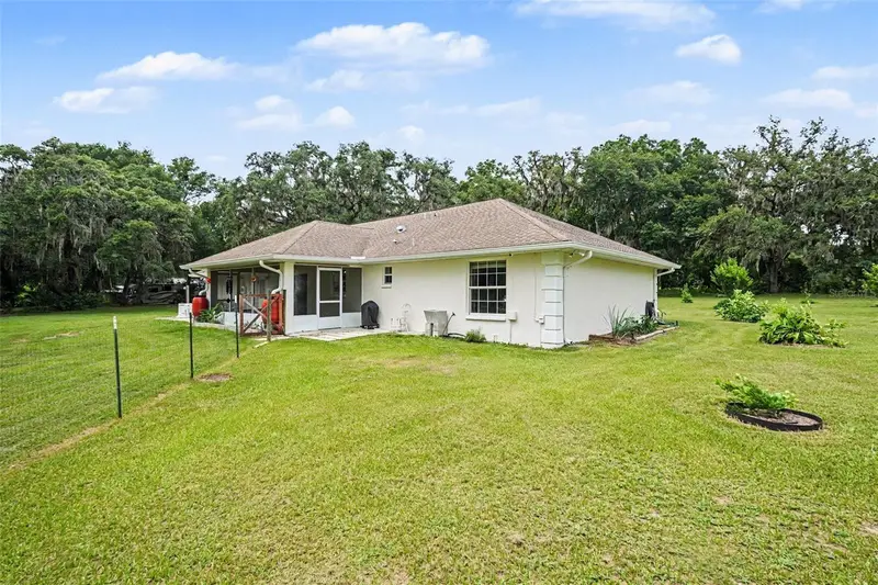 7697 W C 476, FL