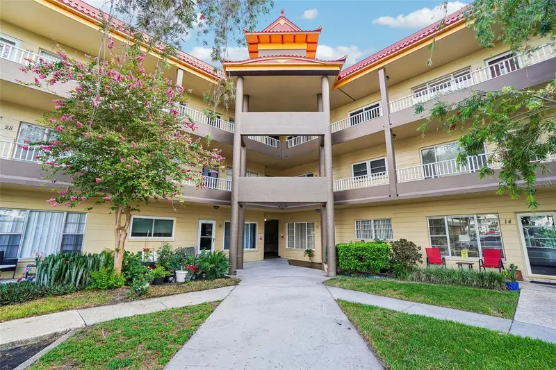 2402 Ecuadorian Way #28, FL