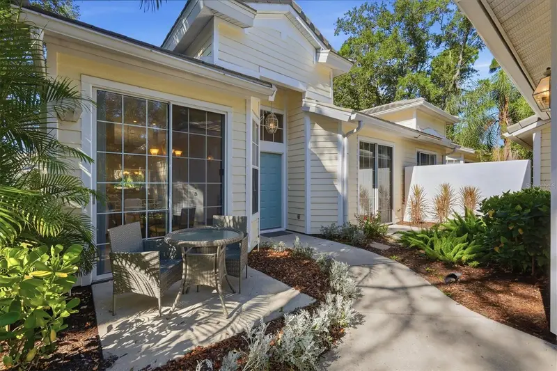 7906 Whitebridge Gln, FL