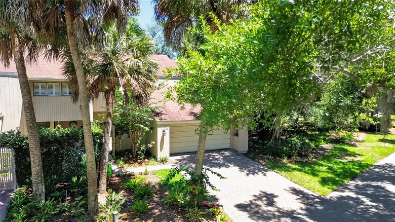100 Hidden Oak Dr, FL