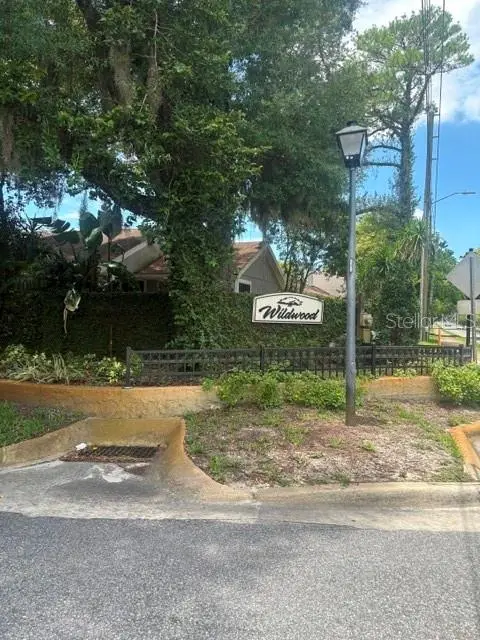 725 Lakeside Drive, FL