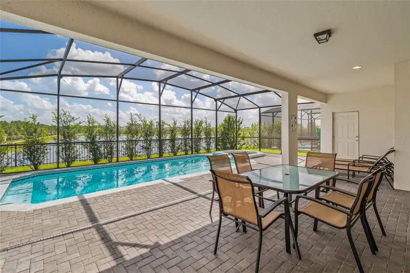 2451 Luxor Dr, FL