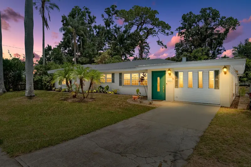 2415 2nd Ave E, FL