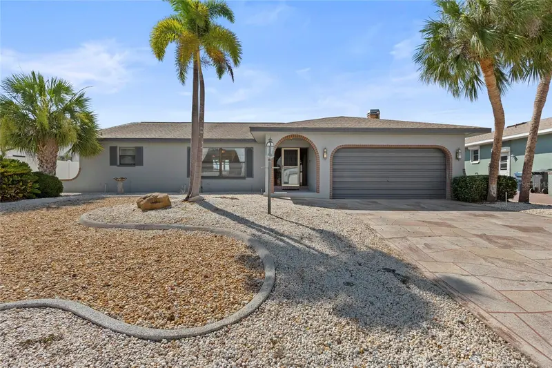 921 Birdie Way, FL