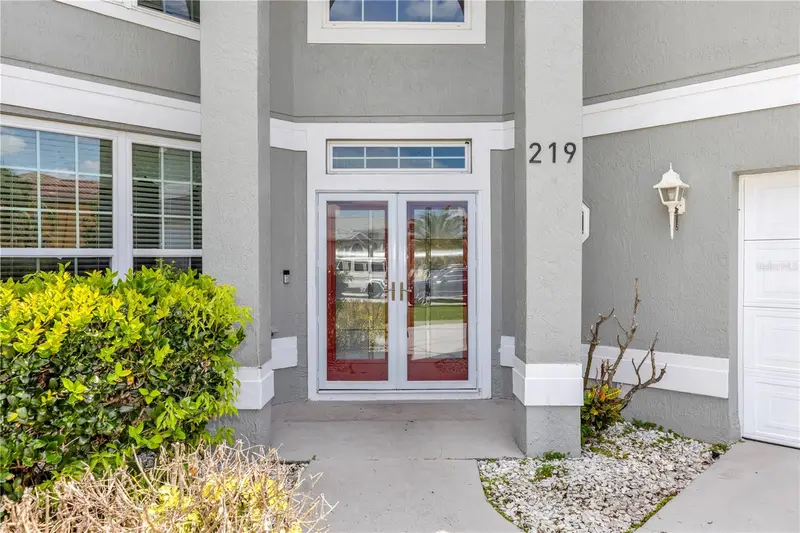 219 Strathmore Cir, FL