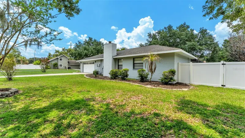 2208 Groveglen Cir, FL