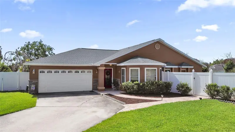 637 Moss Park Ct, FL