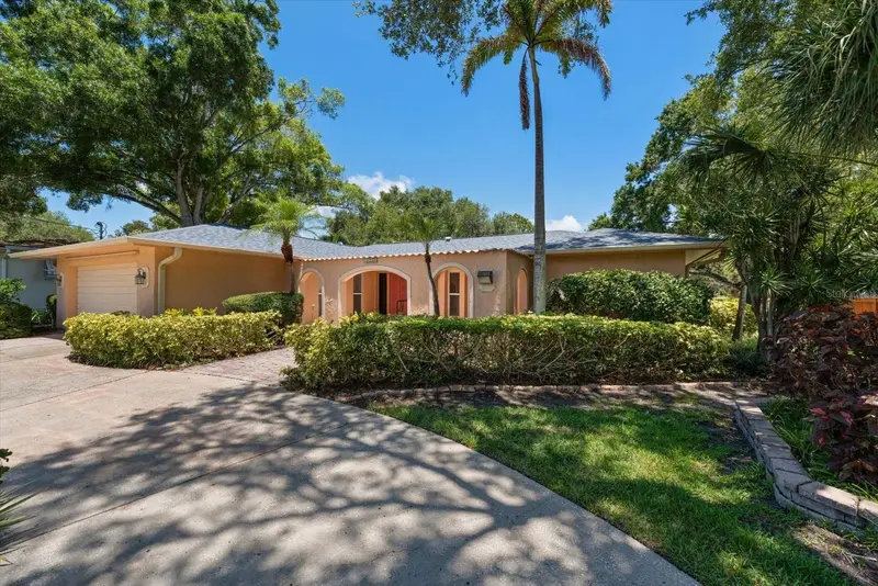 1218 St Andrews Dr, FL