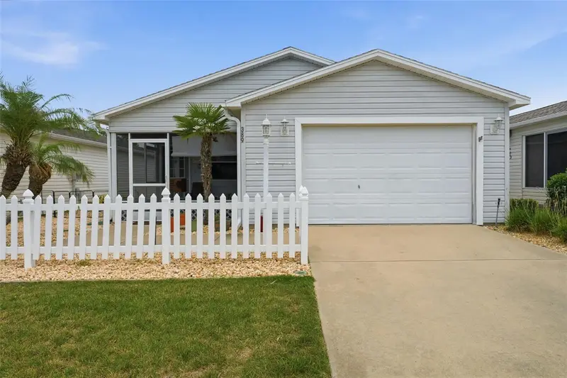 389 Seven Oaks Ln, FL