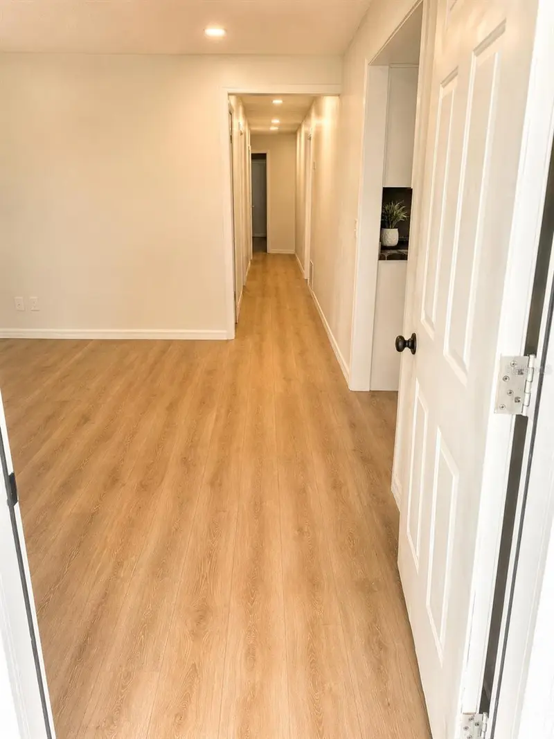 1016 W 8th St, FL