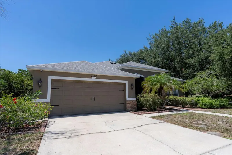 7605 Nottinghill Sky Dr, FL