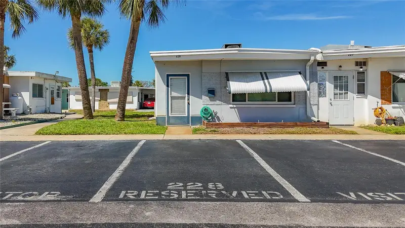 250 Rosery Rd Nw #228, FL