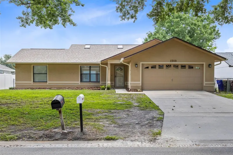 1369 Wood Lake Cir, FL