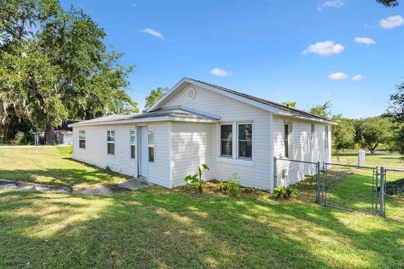 2000 South St, FL