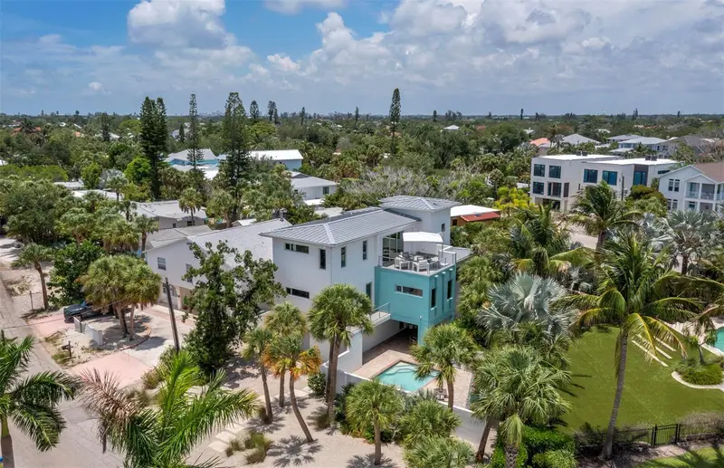 471 Island Cir, FL