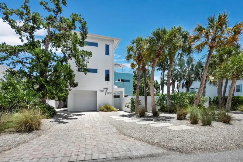 471 Island Cir, FL