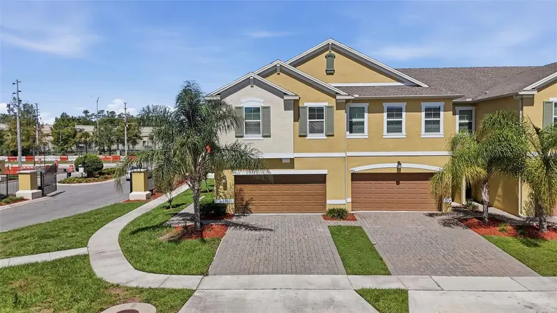9806 Red Eagle Dr, FL
