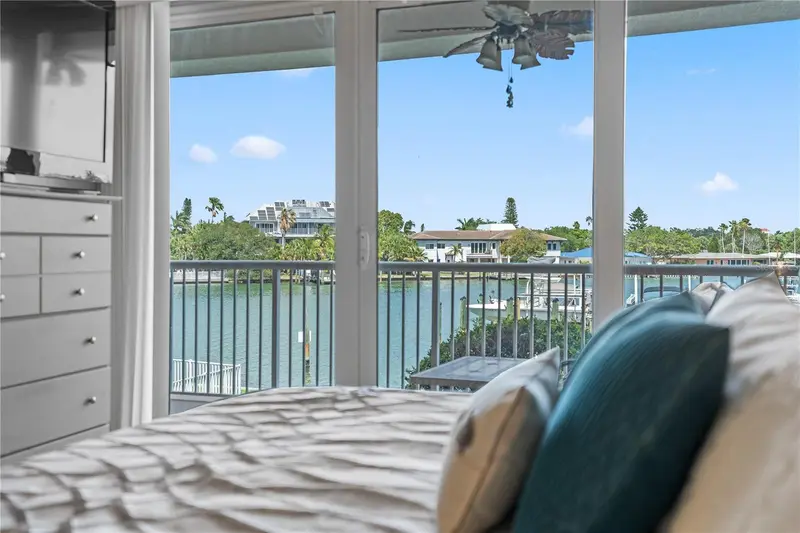 3805 Gulf Blvd #203, FL