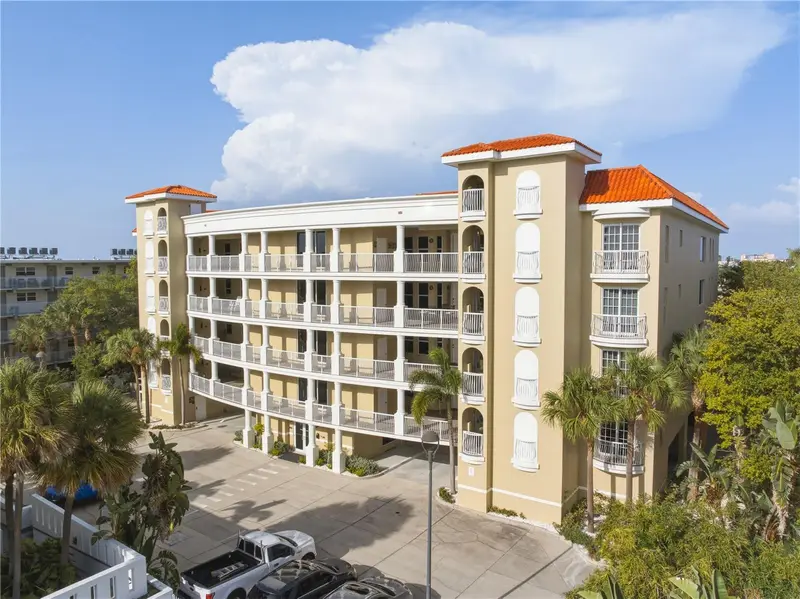 3805 Gulf Blvd #203, FL