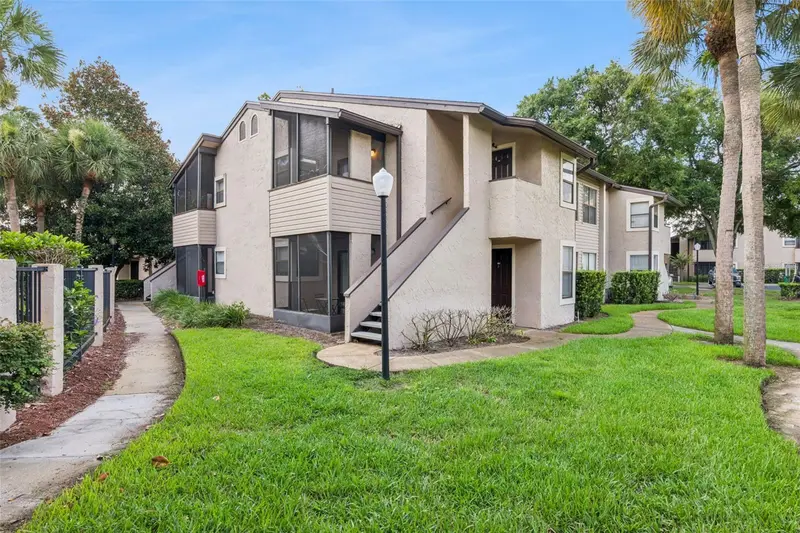 3037 Antique Oaks Cir #156, FL