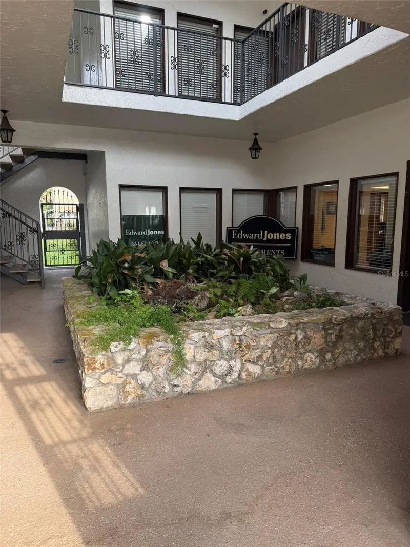 814 E Silver Springs Blvd #E, FL