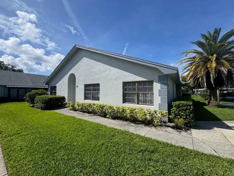 2749 Countryside Blvd #20, FL