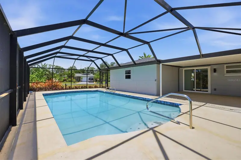 1600 Cypress Point Ct, FL
