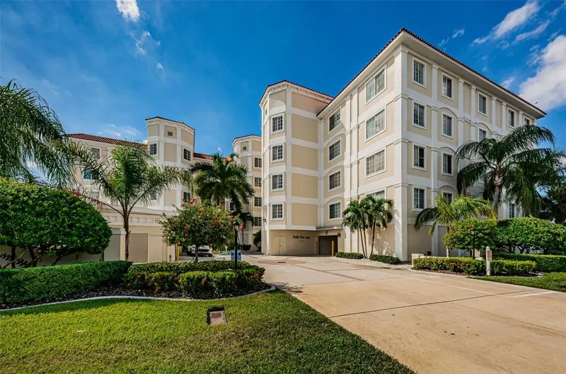 1860 N Fort Harrison Ave #103, FL