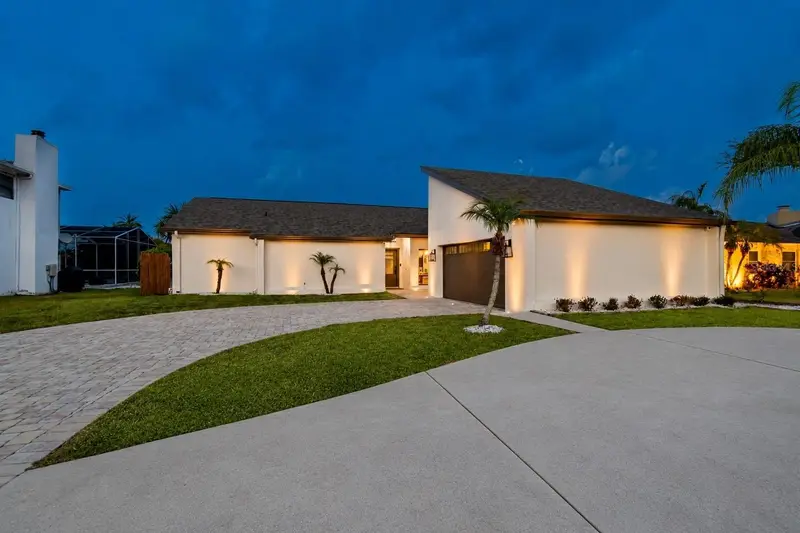 5821 Schooner Way, FL
