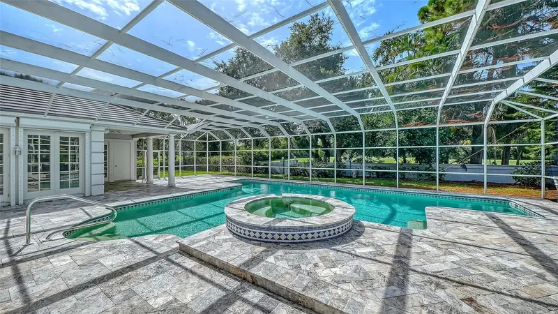 916 Macewen Dr, FL