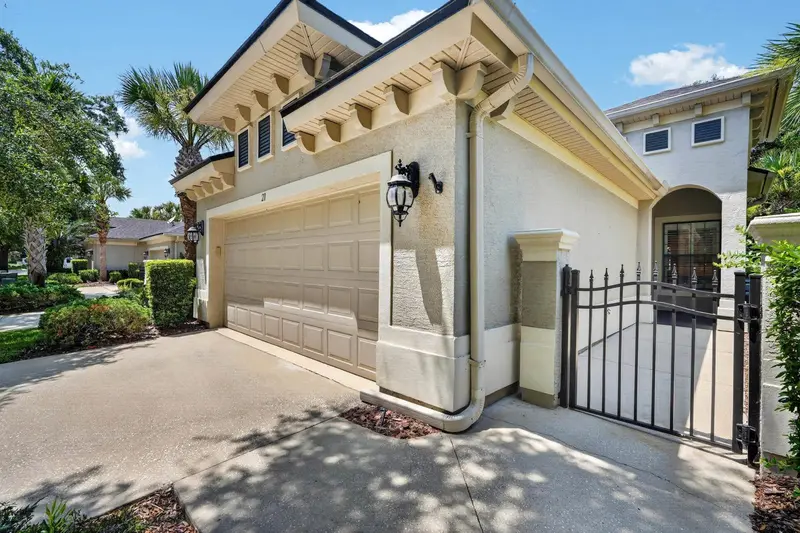 21 River Landing Dr, FL