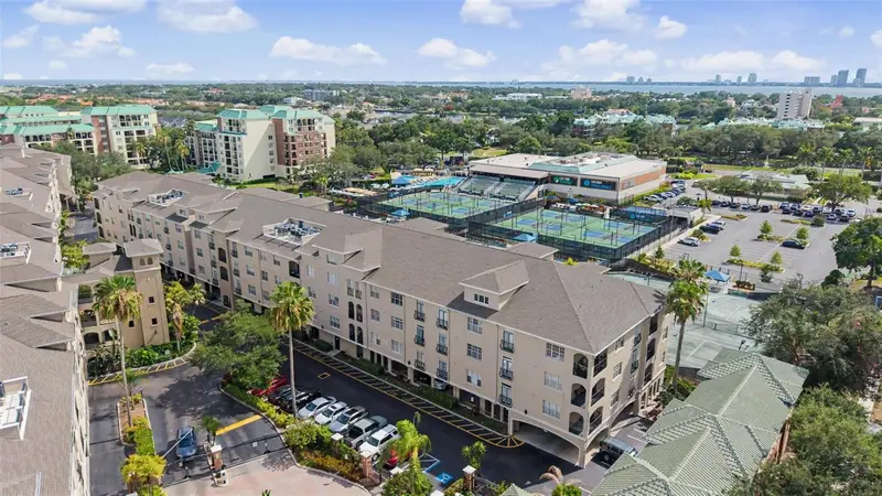 501 Knights Run Ave #2211, FL